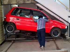 Video: La escalera es su garage