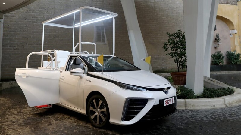 Nuevo papamóvil para Francisco: el Toyota Mirai