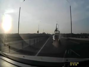 El motociclista con mejor suerte del mundo