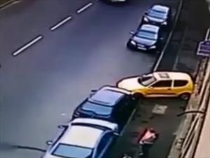 ¿Es este el peor intento de estacionar un auto?