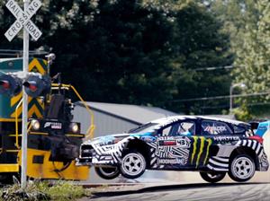 Ken Block estrena la novena edición de su tradicional Gymkhana