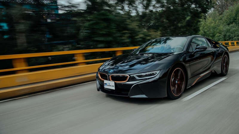 Manejamos el BMW i8 Ultimate Sophisto Edition 2020