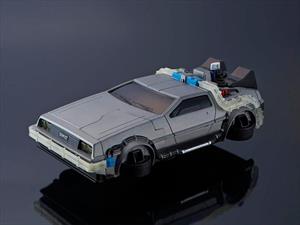 Un DeLorean autónomo que hace drift