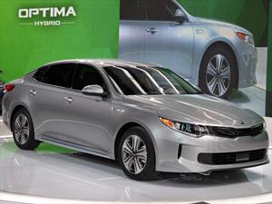 Kia Optima Hybrid Plug-in 2017 tiene 965 Km de autonomía