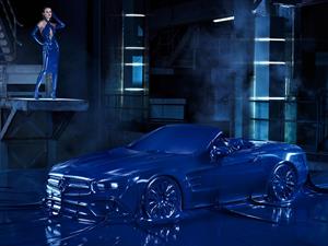 Mercedes-Benz envuelve un SL con látex