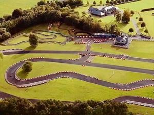 ¿Eres amante de los karts? Esta mansión es ideal para ti