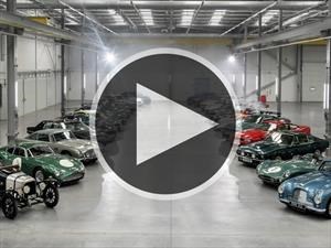 Video: Aston Martin eligió a los mejores modelos de su historia