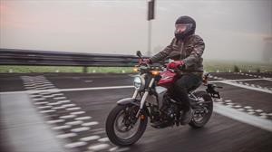 Manejamos la Honda CB300R
