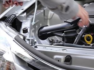 Aprende a medir el aceite del automóvil