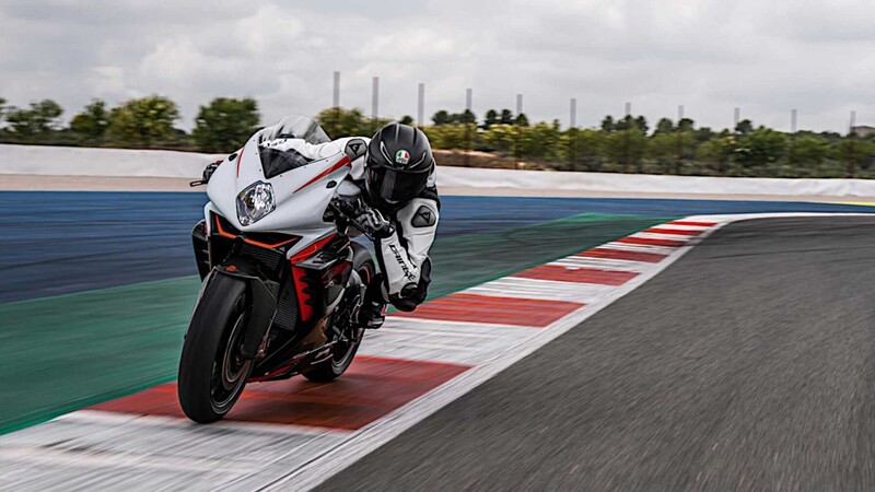 Mv Agusta F3 RR 2022: mejoras totales y versión Racing