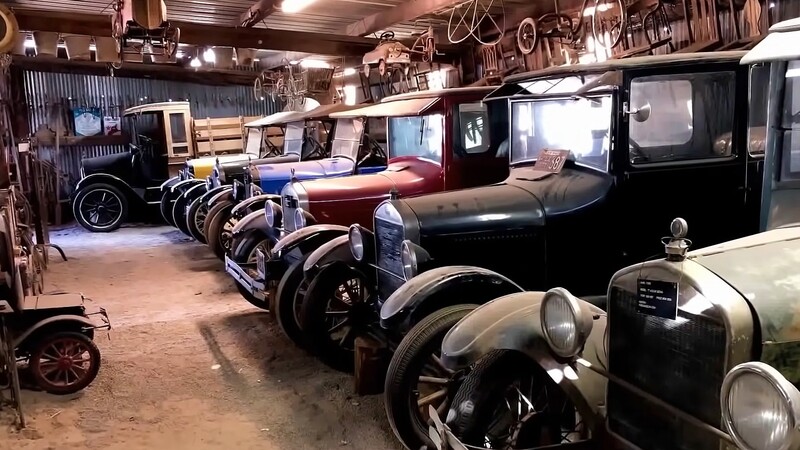 La increíble colección de Ford T y A desenterrados en un granero