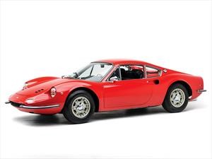 Ferrari festejó los 50 años de la Dino con una reunión enorme
