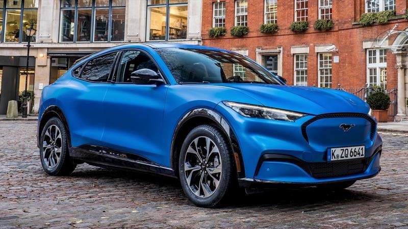 El Ford Mustang Mach-E mejoró en un 30% su tiempo de carga