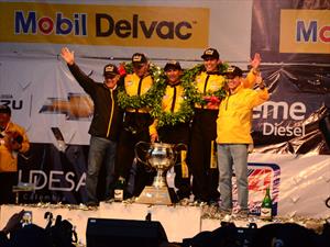 Juan Carlos Galindo, tetracampeón del GP Nacional de Tractomulas