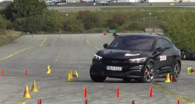 Ford Mustang Mach-E se enfrenta a la prueba del alce