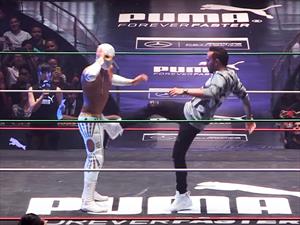 Video: Lewis Hamilton vs Místico en la lucha libre