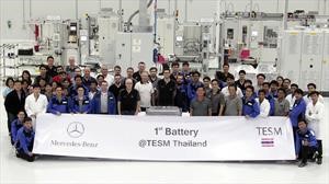 Mercedes-Benz expande red de producción de baterías para autos eléctricos