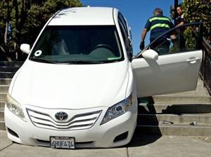 Recalculando: El GPS manda a un chofer por unas escaleras