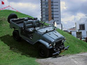 Toyota realiza un encuentro de camperos FJ40 clásicos