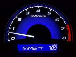 Cómo saber las millas reales de un automóvil usado