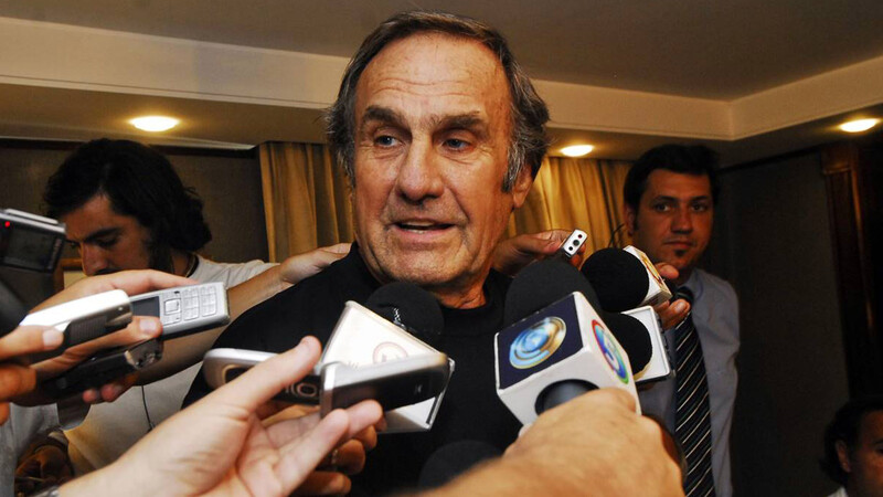 Carlos Reutemann fue nuevamente internado y su pronóstico es reservado