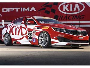 KIA Optima presente en el Top 5 del Pirelli World Challenge 2015
