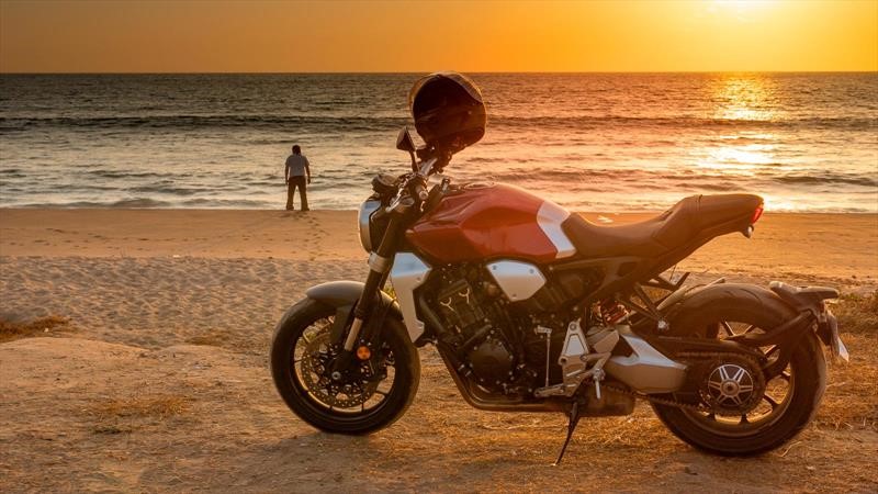 Manejamos la Honda CB1000R