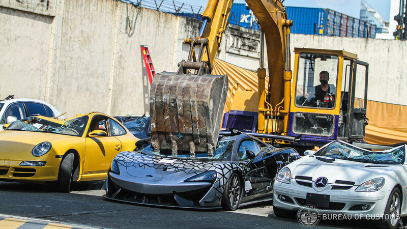 Exclusivos autos deportivos fueron incautados y destruidos en Filipinas