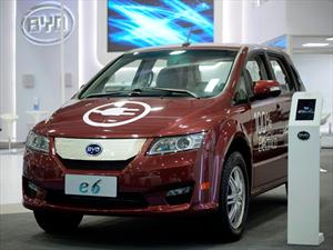 BYD e6, ya está lista la primera flota del taxi eléctrico para Londres