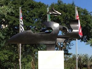 Hacen homenaje póstumo a Ayrton Senna en Sao Paulo
