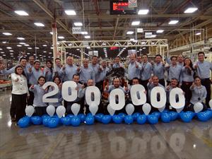 Chrysler produce su motor 2 millones en México