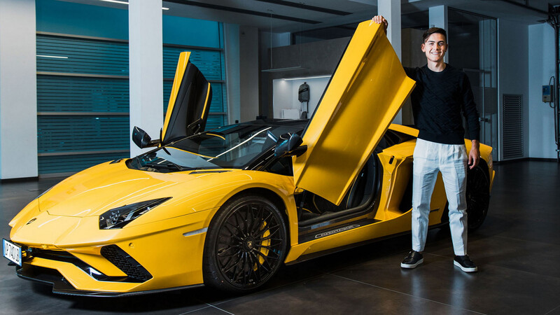 Paulo Dybala ahora tiene un Lamborghini Aventador S Roadster