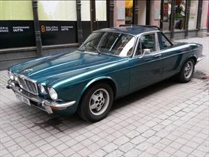 Jaguar XJ se transforma en una lujosa pick-up