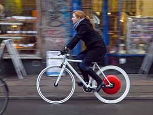 Copenhagen Wheel transforma tu bicicleta en una eléctrica