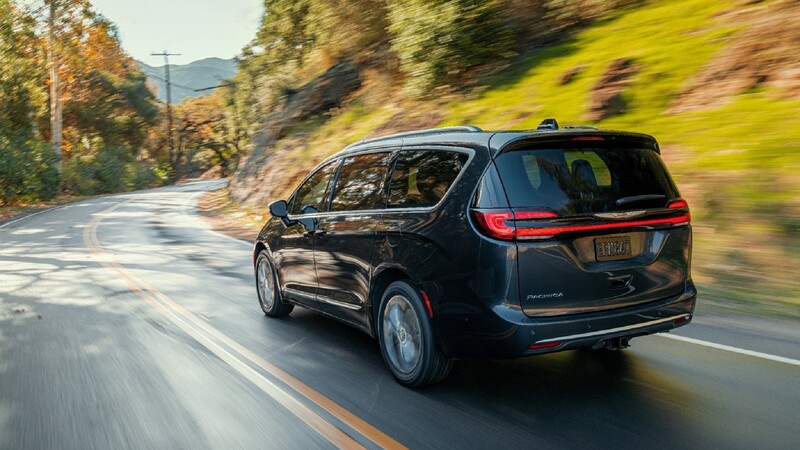 Chrysler Pacifica 2021 llega a México, agresivamente lujosa