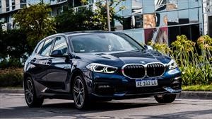 BMW Serie 1 suma la versión 118i SportLine.
