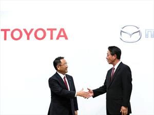 Denso, Mazda y Toyota desarrollarán carros eléctricos