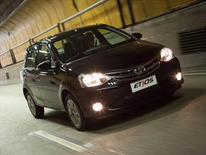 Toyota Etios Platinum llega al mercado argentino