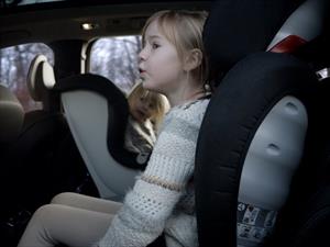 Volvo presenta nueva colección de auto asientos para niños