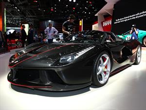 Ferrari LaFerrari Aperta, se saca la galera en París