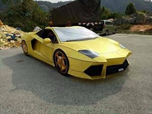 Lamborghini Aventador hecho de papel