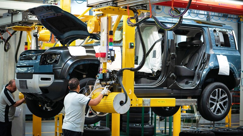 Por la falta de chips, la producción de autos en Reino Unido cayó a su nivel más bajo desde 1956