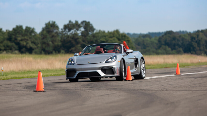 Porsche 718 Spyder establece Récord Guinness por el slalom más rápido
