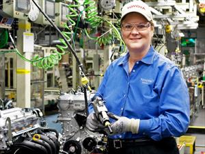 Manufacturing Institute reconoce la dos mujeres que trabajan en Toyota EE. UU.