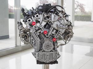 Ford F-150 2017 estrena V6 EcoBoost de 3.5 litros y caja automática de 10 relaciones.
