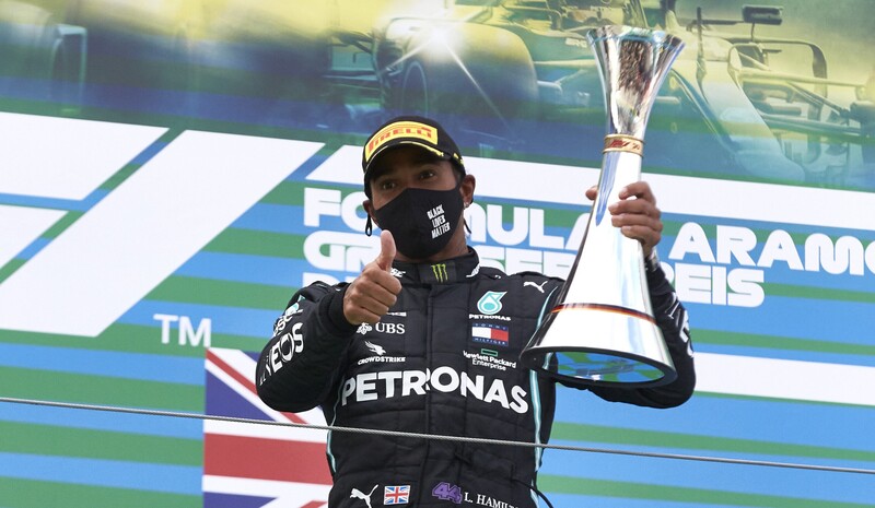 Hamilton renueva con Mercedes-AMG Petronas para la temporada 2021 de la F1