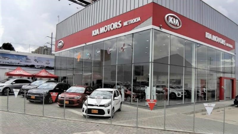 Kia reabre vitrinas y talleres en Colombia