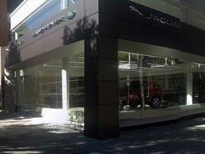 Jaguar Land Rover estrena en Bogotá primera vitrina de Suramérica