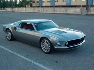 Ford Mach 40, un poco de Mustang y otro poco de GT40