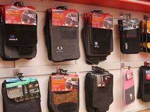 Carstore le ofrece todo tipo de tapetes para carros